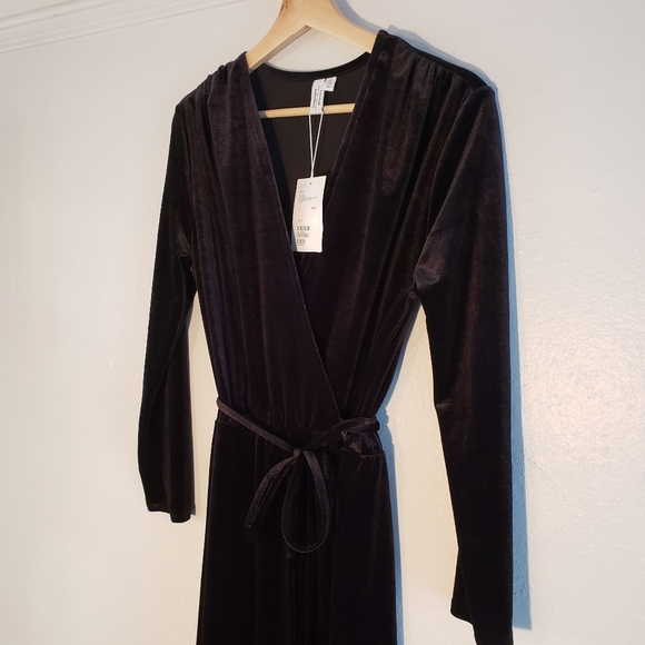 & Other Stories Black Velvet Wrap Dress sz 4 - Picture 3 of 8